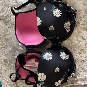 2 Victoria secret t shirt bras